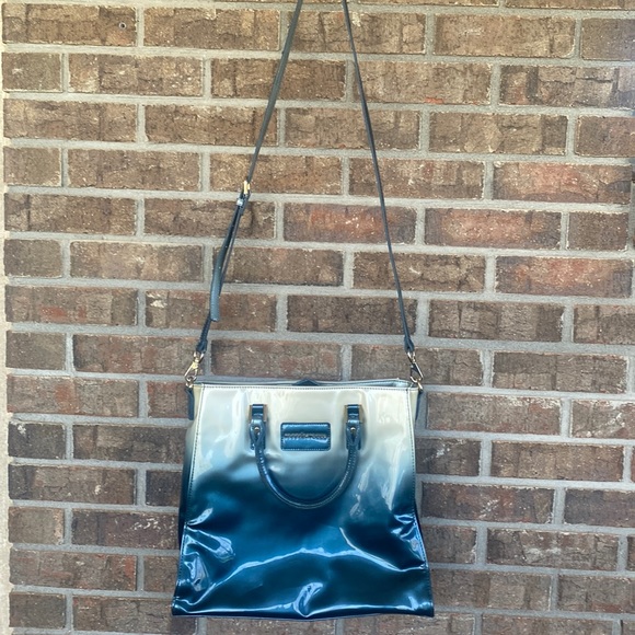 - Ombre patent large purse by Roccobarocco - Picture 1 of 3